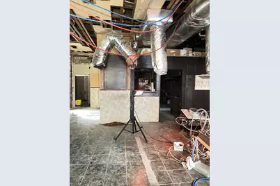 8 Bank Street, New London, CT 06320 - Photo 2