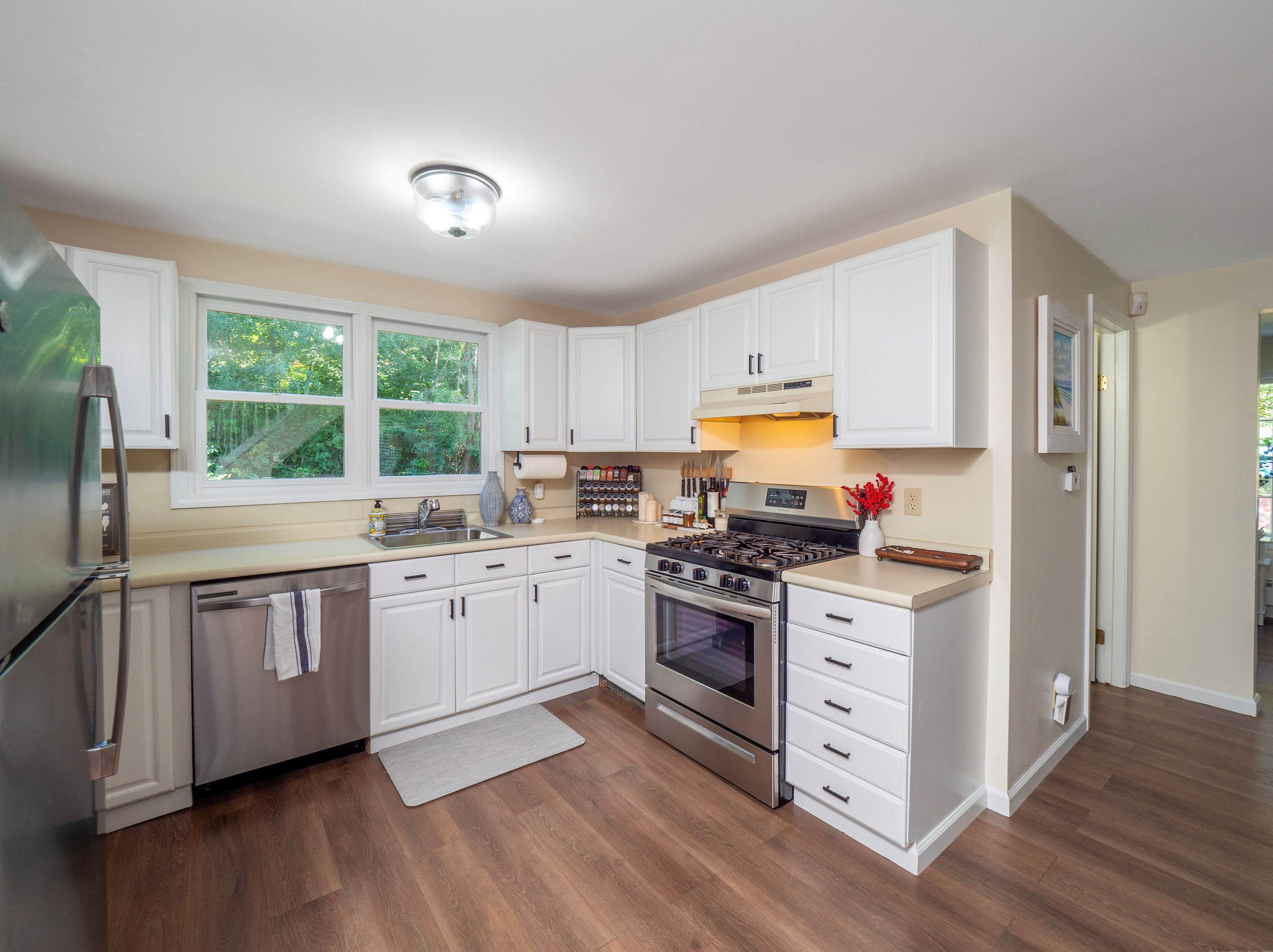 110 Sanfordtown Rd, West Redding, CT 06896 exterior