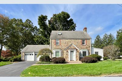 4 Samuel Street, Trumbull, CT 06611 - Photo 1