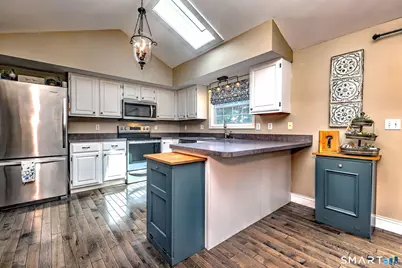 2 Michelle Lane, Naugatuck, CT 06770 - Photo 10