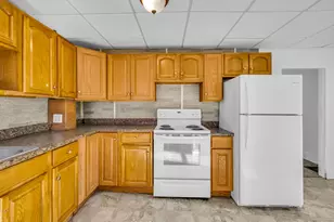 58 Spring St, Enfield, CT 06082 - Photo 2