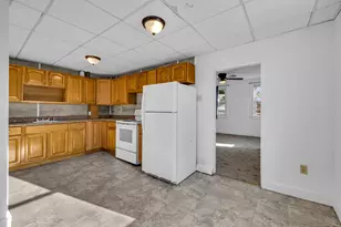 58 Spring St, Enfield, CT 06082 - Photo 4