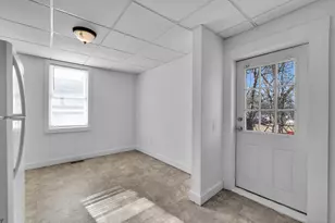 58 Spring St, Enfield, CT 06082 - Photo 6