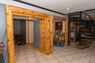 32 Hammond Ave, Norwich, CT 06360 - Photo 2