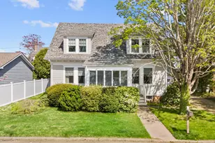 29 Crescent Bluff Ave, Branford, CT 06405 - Photo 2