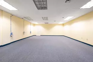 477 Boston Post Rd, Orange, CT 06477 - Photo 4