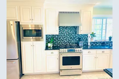 28 Beach Road West, Old Saybrook, CT 06475 - Photo 20