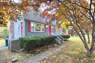 10 Meadow Ln, Old Lyme, CT 06371 - Photo 2