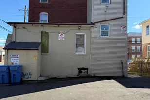 198 Oak St, New Britain, CT 06051 - Photo 1