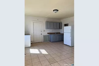 198 Oak Street, New Britain, CT 06051 - Photo 8