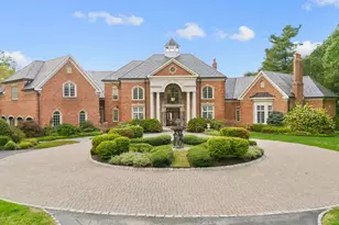 23 Robkins Rd, Avon, CT 06001 - Photo 2