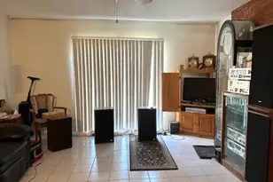 305 Hampton Ct, Newington, CT 06111 - Photo 2