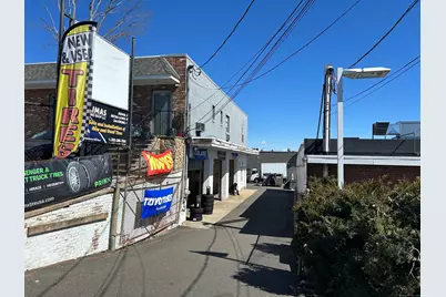 318 Strawberry Hill Avenue, Norwalk, CT 06851 - Photo 8