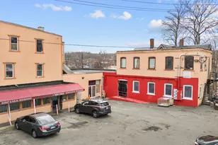 39 Willow St, Waterbury, CT 06710 - Photo 1