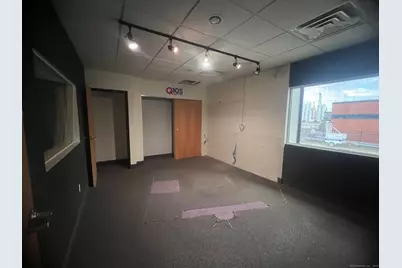 7 Governor Winthrop Boulevard, New London, CT 06320 - Photo 4