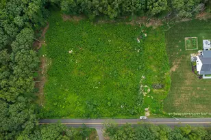 54 Northrop Rd, Woodbridge, CT 06525 - Photo 1