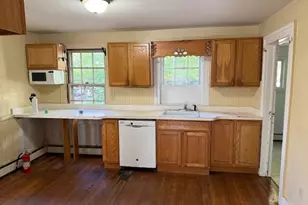 41 Spring St, Windham, CT 06226 - Photo 2