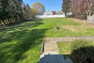 71 Schiller Rd, Fairfield, CT 06825 - Photo 4