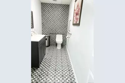 647 Stanley Street, New Britain, CT 06051 - Photo 18