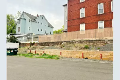 647 Stanley Street, New Britain, CT 06051 - Photo 30