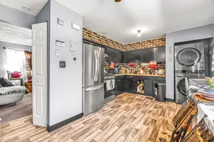 26 Karen Ct, Bridgeport, CT 06606 - Photo 6