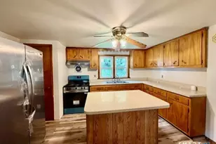 18 Hillside St, Danbury, CT 06810 - Photo 12