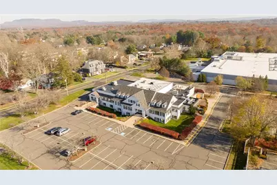 286 Maple Avenue #301, Cheshire, CT 06410 - Photo 2