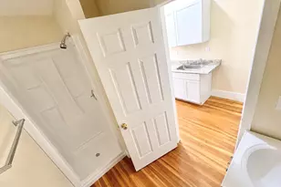 105 Bank St, Waterbury, CT 06702 - Photo 6