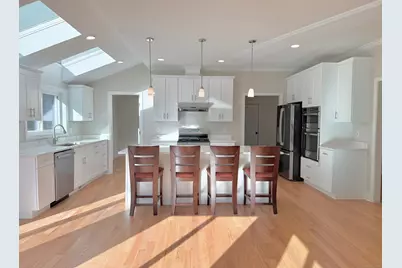 31 Jerome Avenue, Burlington, CT 06013 - Photo 2