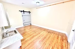 105 Bank St, Waterbury, CT 06702 - Photo 4