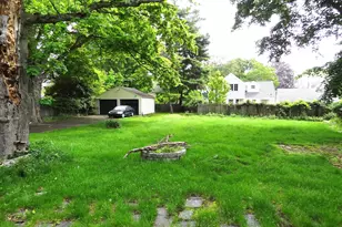 209 S Pine Creek Rd, Fairfield, CT 06824 - Photo 8