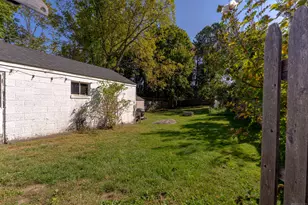 74 Macarthur Dr, Waterbury, CT 06704 - Photo 30