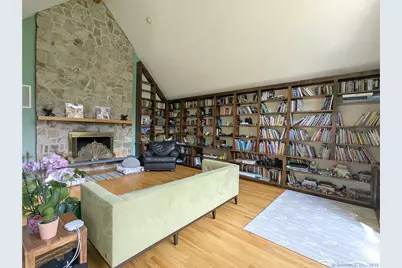 21 Holiday Point Road, Sherman, CT 06784 - Photo 2