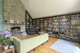 21 Holiday Point Rd, Sherman, CT 06784 - Photo 2