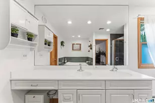 80 Mariner Cir, Trumbull, CT 06611 - Photo 16