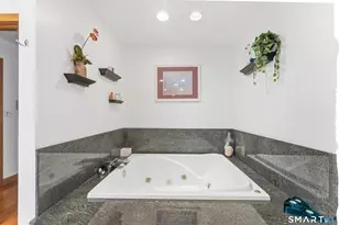80 Mariner Cir, Trumbull, CT 06611 - Photo 18