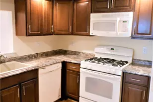 18 Greenview Ln, Milford, CT 06461 - Photo 12