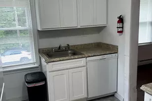 1 Farnsworth St, New London, CT 06320 - Photo 6