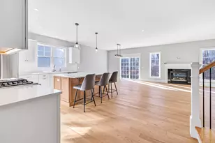 14 Legacy Ln, Monroe, CT 06468 - Photo 2