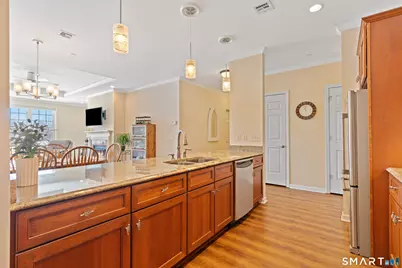 60 Maple Street #APT 31, Branford, CT 06405 - Photo 10