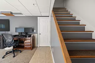 2 Pine Hill Rd, New Fairfield, CT 06812 - Photo 18