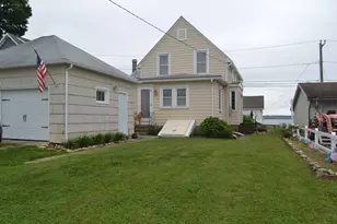 110 Columbus Ave, East Lyme, CT 06357 - Photo 1