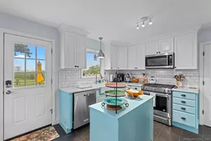 52 Seaside Ave, Guilford, CT 06437 - Photo 4