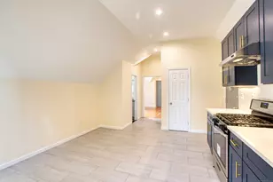 247 Willow St, Waterbury, CT 06710 - Photo 4