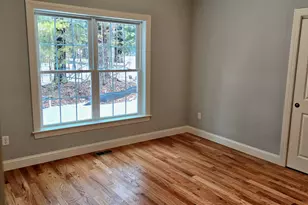 39 Liberty Ln, Enfield, CT 06082 - Photo 4