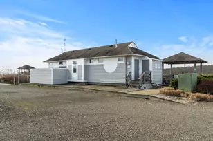 379 Whitfield St, Guilford, CT 06437 - Photo 4