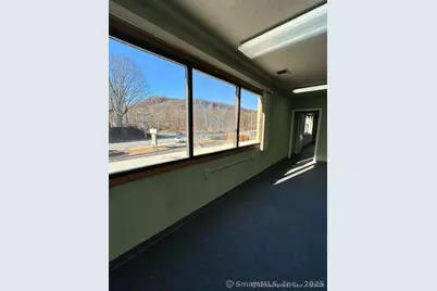 325 Chamberlain Highway #8, Meriden, CT 06451 - Photo 28