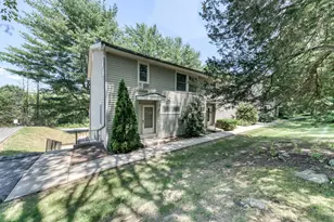 118 Sheraton Ln, Norwich, CT 06360 - Photo 2