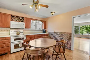 44 N Lake Shore Dr, Brookfield, CT 06804 - Photo 16