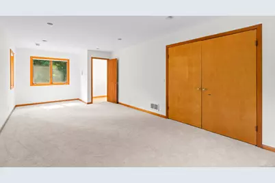 18 Spice Bush Lane, Branford, CT 06405 - Photo 10